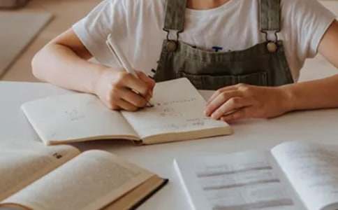 �����е�ɫ�����ģ����x65ƪ��